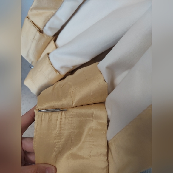 *GORG Dupioni Silk Drapes* Custom-made pale yellow triple lined curtains - Picture 6 of 10
